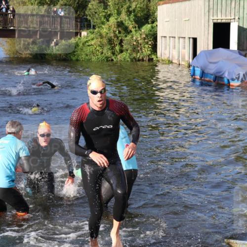 31.08.2025 - Elbe Triathlon Hamburg Luisa Fischer http://msf.ph/oto/8671151 31.08.2025 08:29:58 Schwimmen 171, 200, 209, 232, 238 meine-sportfotos.de
