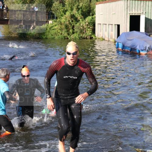 31.08.2025 - Elbe Triathlon Hamburg Luisa Fischer http://msf.ph/oto/8671153 31.08.2025 08:29:58 Schwimmen 171, 200, 209, 232, 238 meine-sportfotos.de