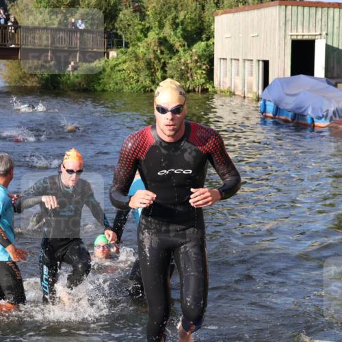 31.08.2025 - Elbe Triathlon Hamburg Luisa Fischer http://msf.ph/oto/8671157 31.08.2025 08:29:58 Schwimmen 171, 200, 209, 232, 238 meine-sportfotos.de