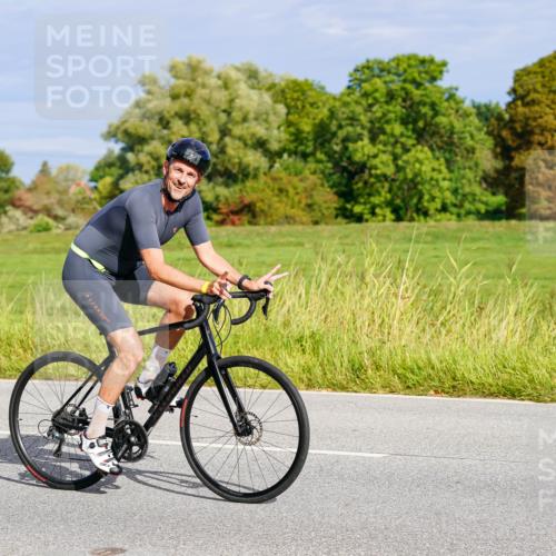 31.08.2025 - Elbe Triathlon Hamburg Michael Burmester http://msf.ph/oto/8671158 31.08.2025 10:02:03 Radfahren 394, 634, 656, 660, 684, 859 meine-sportfotos.de