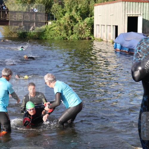 31.08.2025 - Elbe Triathlon Hamburg Luisa Fischer http://msf.ph/oto/8671174 31.08.2025 08:30:01 Schwimmen 171, 200, 209, 232 meine-sportfotos.de