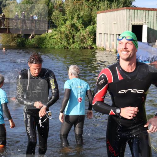 31.08.2025 - Elbe Triathlon Hamburg Luisa Fischer http://msf.ph/oto/8671199 31.08.2025 08:30:04 Schwimmen 171, 172, 200, 232 meine-sportfotos.de