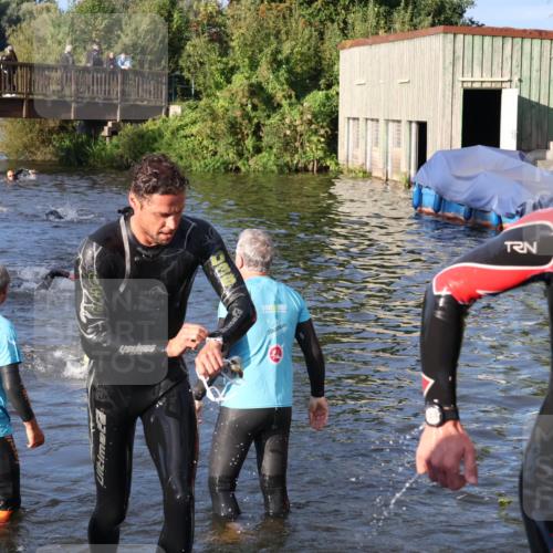 31.08.2025 - Elbe Triathlon Hamburg Luisa Fischer http://msf.ph/oto/8671201 31.08.2025 08:30:04 Schwimmen 171, 172, 200, 232 meine-sportfotos.de