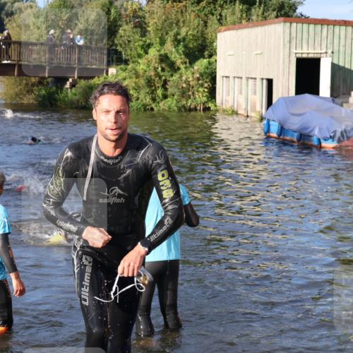 31.08.2025 - Elbe Triathlon Hamburg Luisa Fischer http://msf.ph/oto/8671205 31.08.2025 08:30:05 Schwimmen 172, 200, 232 meine-sportfotos.de