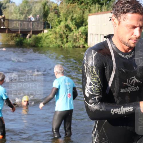 31.08.2025 - Elbe Triathlon Hamburg Luisa Fischer http://msf.ph/oto/8671214 31.08.2025 08:30:06 Schwimmen 172, 200, 232 meine-sportfotos.de