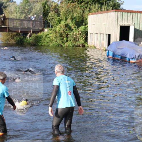 31.08.2025 - Elbe Triathlon Hamburg Luisa Fischer http://msf.ph/oto/8671216 31.08.2025 08:30:06 Schwimmen 172, 200, 232 meine-sportfotos.de