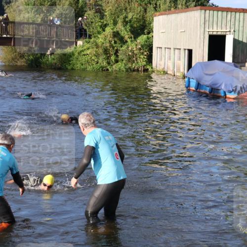 31.08.2025 - Elbe Triathlon Hamburg Luisa Fischer http://msf.ph/oto/8671224 31.08.2025 08:30:07 Schwimmen 172, 200, 232 meine-sportfotos.de