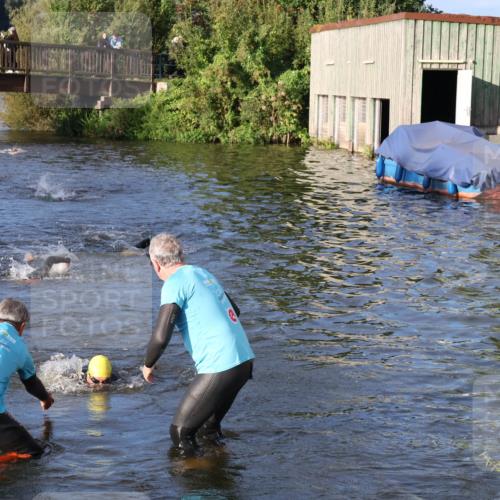 31.08.2025 - Elbe Triathlon Hamburg Luisa Fischer http://msf.ph/oto/8671226 31.08.2025 08:30:07 Schwimmen 172, 200, 232 meine-sportfotos.de