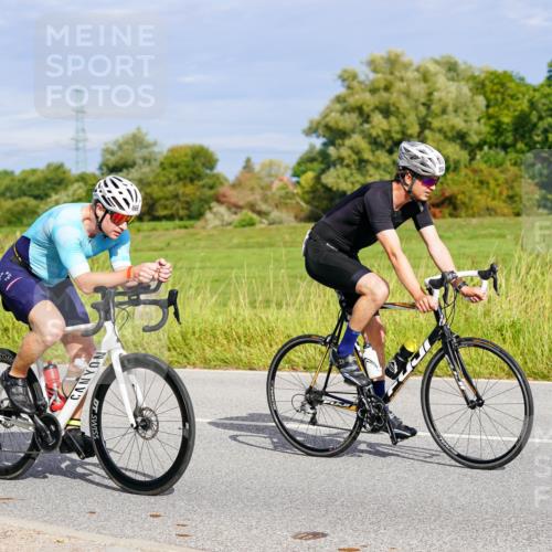 31.08.2025 - Elbe Triathlon Hamburg Michael Burmester http://msf.ph/oto/8671237 31.08.2025 10:02:09 Radfahren 394, 569, 570, 656, 660, 838, 859 meine-sportfotos.de