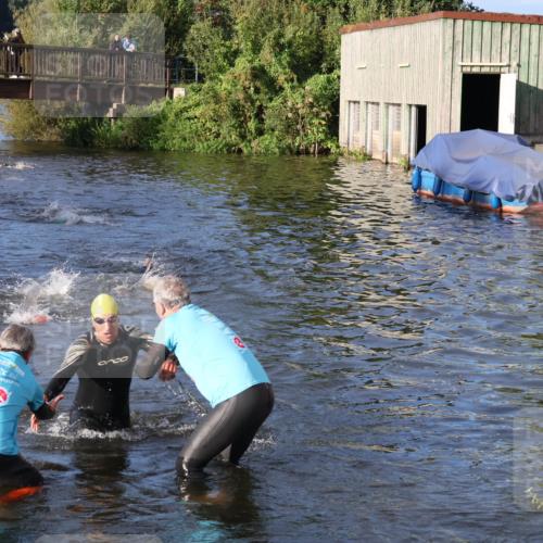 31.08.2025 - Elbe Triathlon Hamburg Luisa Fischer http://msf.ph/oto/8671239 31.08.2025 08:30:09 Schwimmen 172, 187, 200 meine-sportfotos.de