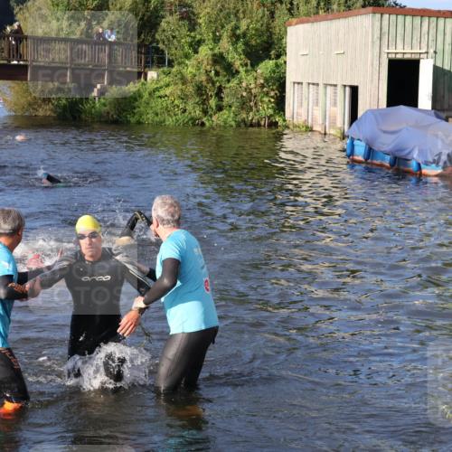 31.08.2025 - Elbe Triathlon Hamburg Luisa Fischer http://msf.ph/oto/8671244 31.08.2025 08:30:09 Schwimmen 172, 187, 200 meine-sportfotos.de