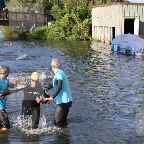 31.08.2025 - Elbe Triathlon Hamburg Luisa Fischer http://msf.ph/oto/8671245 31.08.2025 08:30:10 Schwimmen 172, 187, 242 meine-sportfotos.de