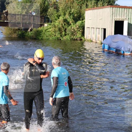 31.08.2025 - Elbe Triathlon Hamburg Luisa Fischer http://msf.ph/oto/8671252 31.08.2025 08:30:10 Schwimmen 172, 187, 242 meine-sportfotos.de