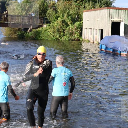 31.08.2025 - Elbe Triathlon Hamburg Luisa Fischer http://msf.ph/oto/8671255 31.08.2025 08:30:11 Schwimmen 172, 187, 242 meine-sportfotos.de
