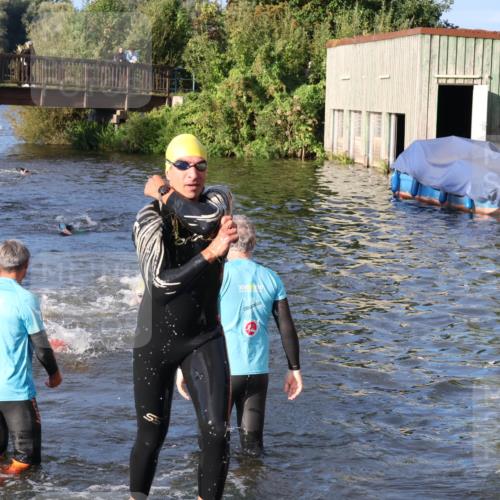 31.08.2025 - Elbe Triathlon Hamburg Luisa Fischer http://msf.ph/oto/8671258 31.08.2025 08:30:11 Schwimmen 172, 187, 242 meine-sportfotos.de