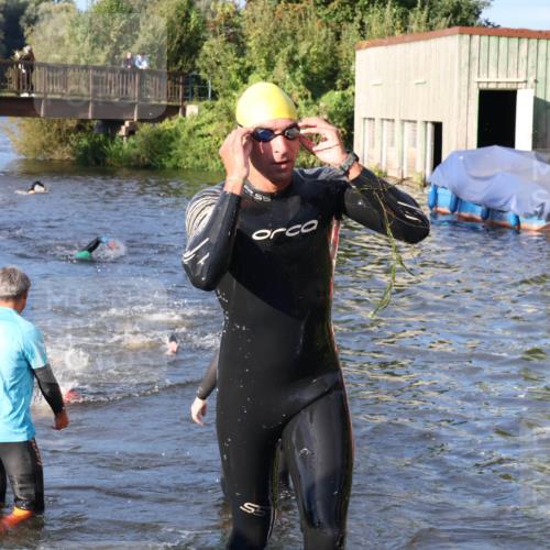 31.08.2025 - Elbe Triathlon Hamburg Luisa Fischer http://msf.ph/oto/8671262 31.08.2025 08:30:12 Schwimmen 172, 187, 242 meine-sportfotos.de
