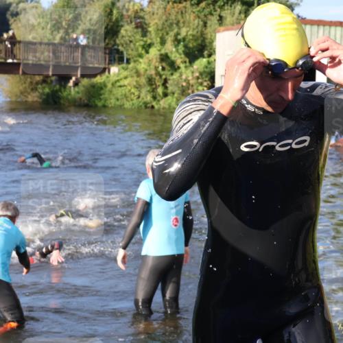 31.08.2025 - Elbe Triathlon Hamburg Luisa Fischer http://msf.ph/oto/8671269 31.08.2025 08:30:12 Schwimmen 172, 187, 242 meine-sportfotos.de