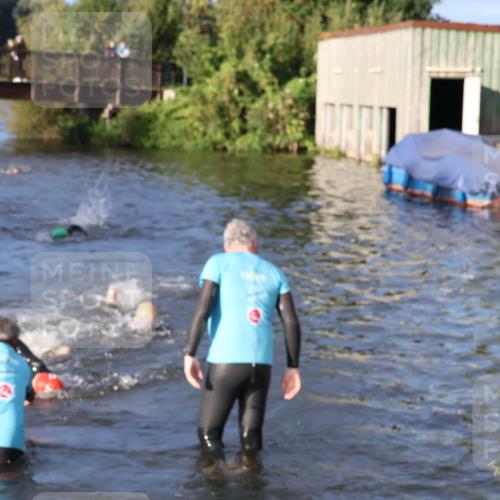 31.08.2025 - Elbe Triathlon Hamburg Luisa Fischer http://msf.ph/oto/8671275 31.08.2025 08:30:13 Schwimmen 172, 187, 242 meine-sportfotos.de