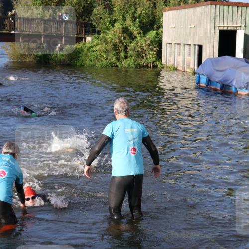31.08.2025 - Elbe Triathlon Hamburg Luisa Fischer http://msf.ph/oto/8671283 31.08.2025 08:30:14 Schwimmen 172, 187, 242 meine-sportfotos.de