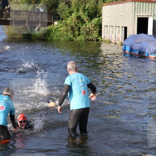 31.08.2025 - Elbe Triathlon Hamburg Luisa Fischer http://msf.ph/oto/8671286 31.08.2025 08:30:14 Schwimmen 172, 187, 242 meine-sportfotos.de
