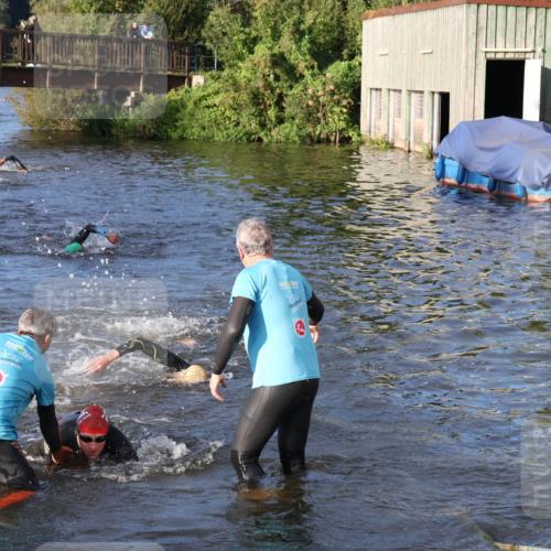 31.08.2025 - Elbe Triathlon Hamburg Luisa Fischer http://msf.ph/oto/8671287 31.08.2025 08:30:15 Schwimmen 172, 187, 242 meine-sportfotos.de