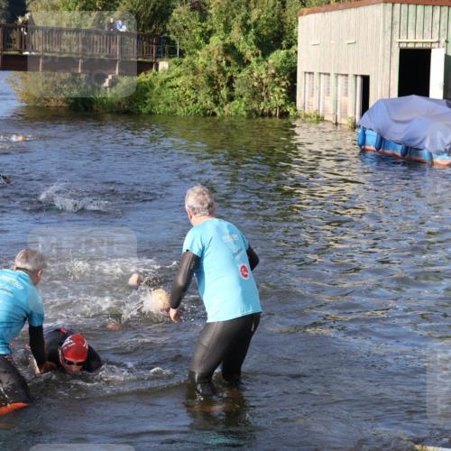 31.08.2025 - Elbe Triathlon Hamburg Luisa Fischer http://msf.ph/oto/8671289 31.08.2025 08:30:15 Schwimmen 172, 187, 242 meine-sportfotos.de