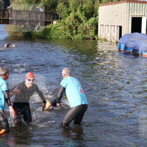 31.08.2025 - Elbe Triathlon Hamburg Luisa Fischer http://msf.ph/oto/8671294 31.08.2025 08:30:16 Schwimmen 172, 187, 242 meine-sportfotos.de