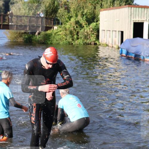 31.08.2025 - Elbe Triathlon Hamburg Luisa Fischer http://msf.ph/oto/8671310 31.08.2025 08:30:18 Schwimmen 187, 242 meine-sportfotos.de
