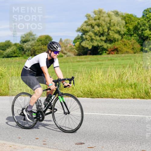 31.08.2025 - Elbe Triathlon Hamburg Michael Burmester http://msf.ph/oto/8671312 31.08.2025 10:02:22 Radfahren 808 meine-sportfotos.de