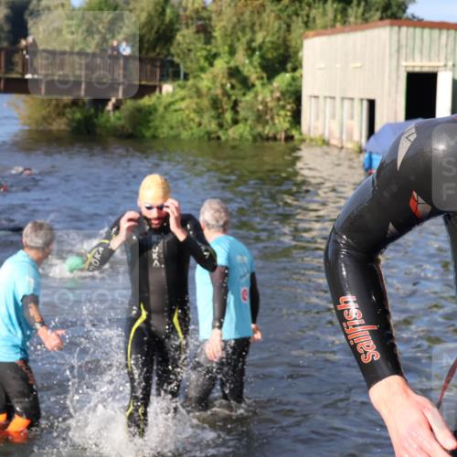 31.08.2025 - Elbe Triathlon Hamburg Luisa Fischer http://msf.ph/oto/8671320 31.08.2025 08:30:19 Schwimmen 187, 223, 242 meine-sportfotos.de