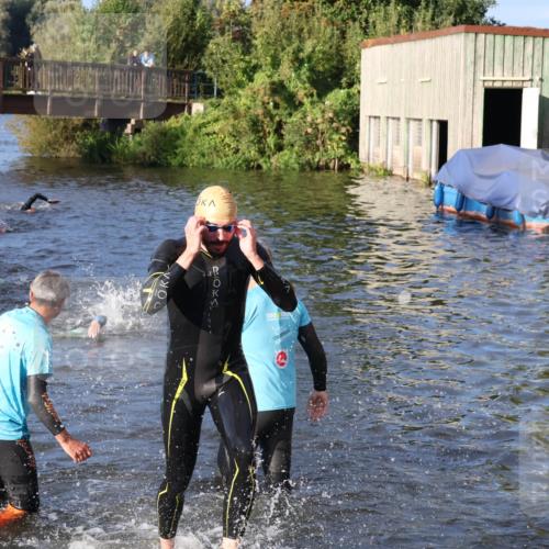 31.08.2025 - Elbe Triathlon Hamburg Luisa Fischer http://msf.ph/oto/8671323 31.08.2025 08:30:19 Schwimmen 187, 223, 242 meine-sportfotos.de