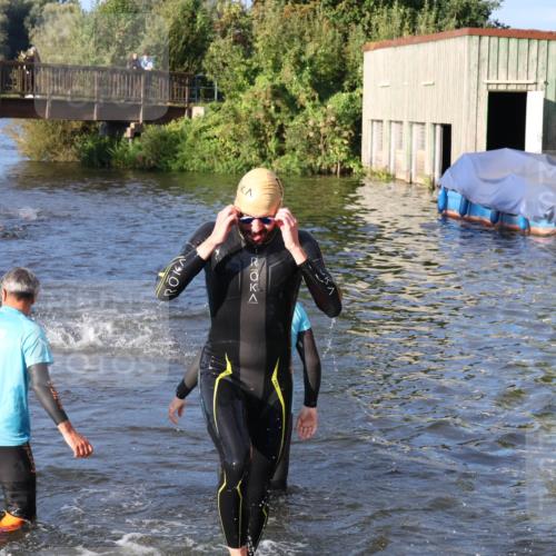 31.08.2025 - Elbe Triathlon Hamburg Luisa Fischer http://msf.ph/oto/8671326 31.08.2025 08:30:20 Schwimmen 187, 223, 242 meine-sportfotos.de