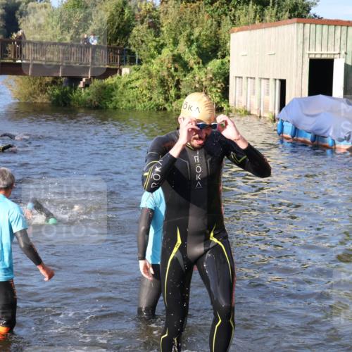 31.08.2025 - Elbe Triathlon Hamburg Luisa Fischer http://msf.ph/oto/8671329 31.08.2025 08:30:20 Schwimmen 187, 223, 242 meine-sportfotos.de