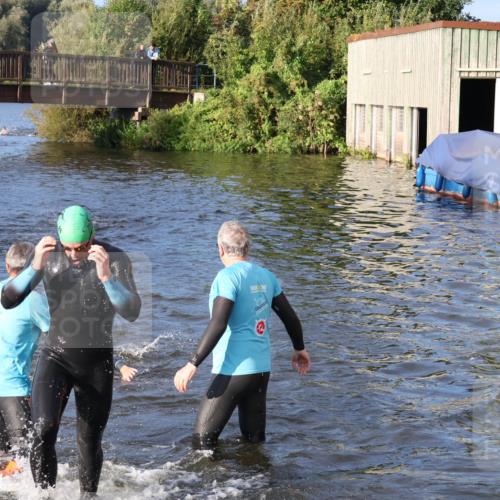 31.08.2025 - Elbe Triathlon Hamburg Luisa Fischer http://msf.ph/oto/8671349 31.08.2025 08:30:28 Schwimmen 220, 223 meine-sportfotos.de