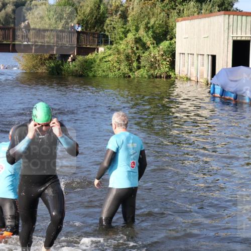 31.08.2025 - Elbe Triathlon Hamburg Luisa Fischer http://msf.ph/oto/8671353 31.08.2025 08:30:28 Schwimmen 220, 223 meine-sportfotos.de