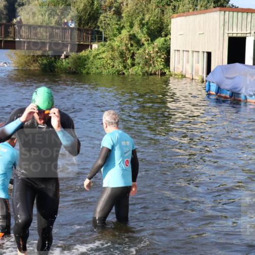31.08.2025 - Elbe Triathlon Hamburg Luisa Fischer http://msf.ph/oto/8671355 31.08.2025 08:30:29 Schwimmen 220, 223 meine-sportfotos.de