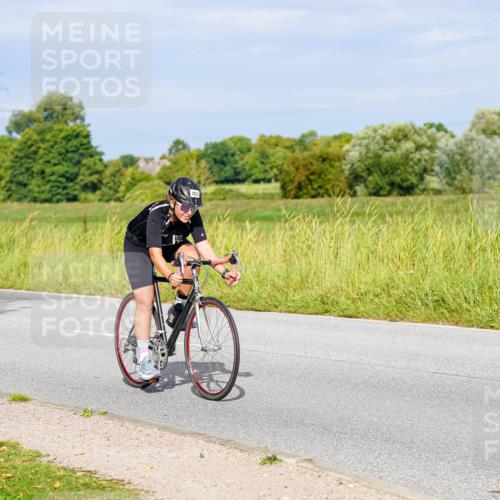 31.08.2025 - Elbe Triathlon Hamburg Michael Burmester http://msf.ph/oto/8671375 31.08.2025 10:02:50 Radfahren 638, 682, 727, 803, 912 meine-sportfotos.de