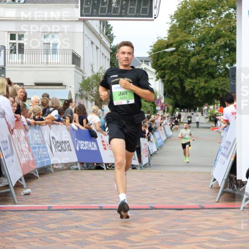 31.08.2025 - 21. Blankeneser Heldenlauf Strokosch-Dieckow http://msf.ph/oto/8671376 31.08.2025 10:53:20 Ziel 3371, 3636, 3272 meine-sportfotos.de
