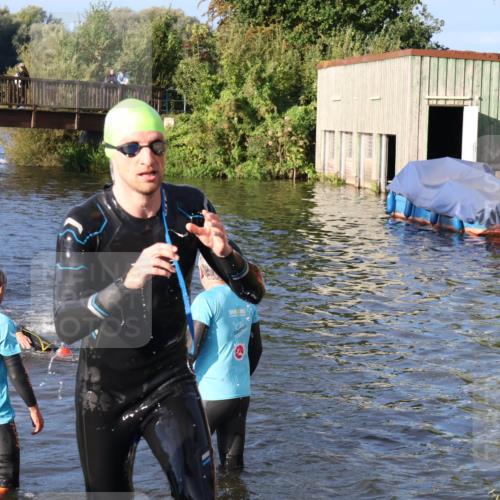 31.08.2025 - Elbe Triathlon Hamburg Luisa Fischer http://msf.ph/oto/8671396 31.08.2025 08:30:34 Schwimmen 191, 220 meine-sportfotos.de