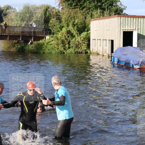 31.08.2025 - Elbe Triathlon Hamburg Luisa Fischer http://msf.ph/oto/8671402 31.08.2025 08:30:40 Schwimmen 191, 230 meine-sportfotos.de