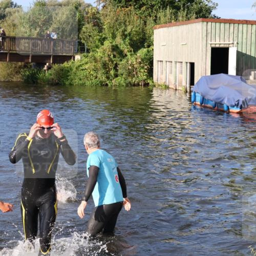 31.08.2025 - Elbe Triathlon Hamburg Luisa Fischer http://msf.ph/oto/8671409 31.08.2025 08:30:41 Schwimmen 191, 230 meine-sportfotos.de