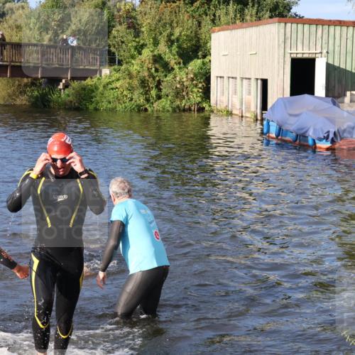 31.08.2025 - Elbe Triathlon Hamburg Luisa Fischer http://msf.ph/oto/8671412 31.08.2025 08:30:41 Schwimmen 191, 230 meine-sportfotos.de