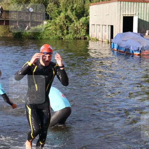 31.08.2025 - Elbe Triathlon Hamburg Luisa Fischer http://msf.ph/oto/8671419 31.08.2025 08:30:42 Schwimmen 191, 230 meine-sportfotos.de