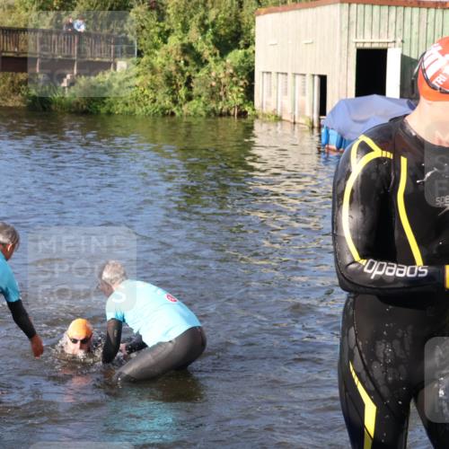 31.08.2025 - Elbe Triathlon Hamburg Luisa Fischer http://msf.ph/oto/8671430 31.08.2025 08:30:43 Schwimmen 191, 230 meine-sportfotos.de