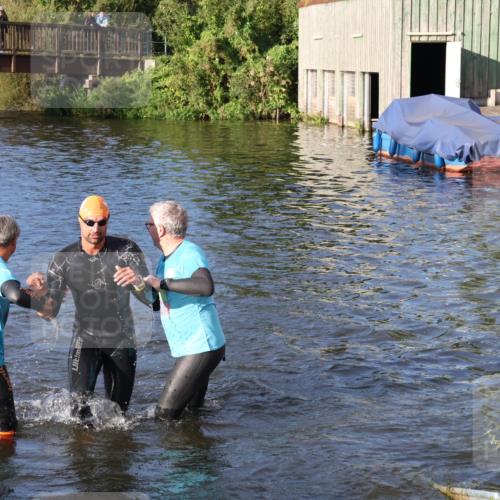 31.08.2025 - Elbe Triathlon Hamburg Luisa Fischer http://msf.ph/oto/8671432 31.08.2025 08:30:44 Schwimmen 191, 230 meine-sportfotos.de
