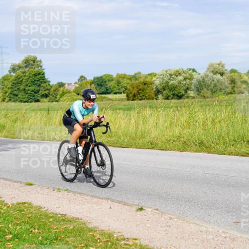 31.08.2025 - Elbe Triathlon Hamburg Michael Burmester http://msf.ph/oto/8671442 31.08.2025 10:03:01 Radfahren 428, 495, 588, 618, 696, 739, 834, 850 meine-sportfotos.de