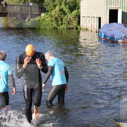 31.08.2025 - Elbe Triathlon Hamburg Luisa Fischer http://msf.ph/oto/8671443 31.08.2025 08:30:46 Schwimmen 191, 230 meine-sportfotos.de