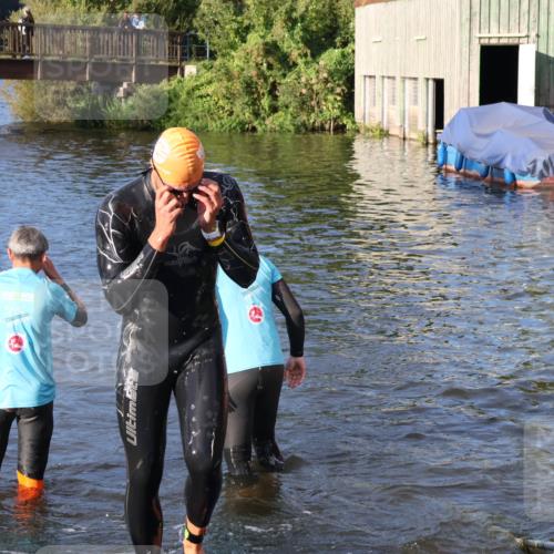 31.08.2025 - Elbe Triathlon Hamburg Luisa Fischer http://msf.ph/oto/8671453 31.08.2025 08:30:47 Schwimmen 230 meine-sportfotos.de