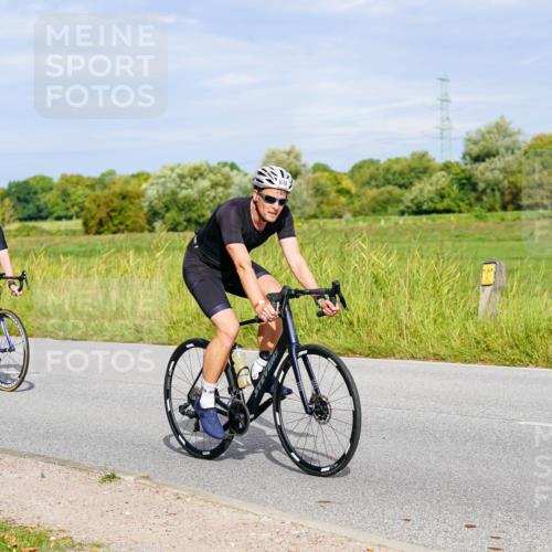 31.08.2025 - Elbe Triathlon Hamburg Michael Burmester http://msf.ph/oto/8671457 31.08.2025 10:03:02 Radfahren 428, 495, 515, 588, 618, 696, 739, 777, 834, 850 meine-sportfotos.de