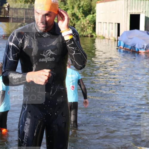 31.08.2025 - Elbe Triathlon Hamburg Luisa Fischer http://msf.ph/oto/8671464 31.08.2025 08:30:48 Schwimmen 230 meine-sportfotos.de
